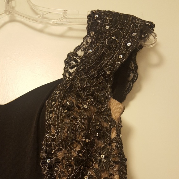 Black and tan gown size 6 - Picture 5 of 8